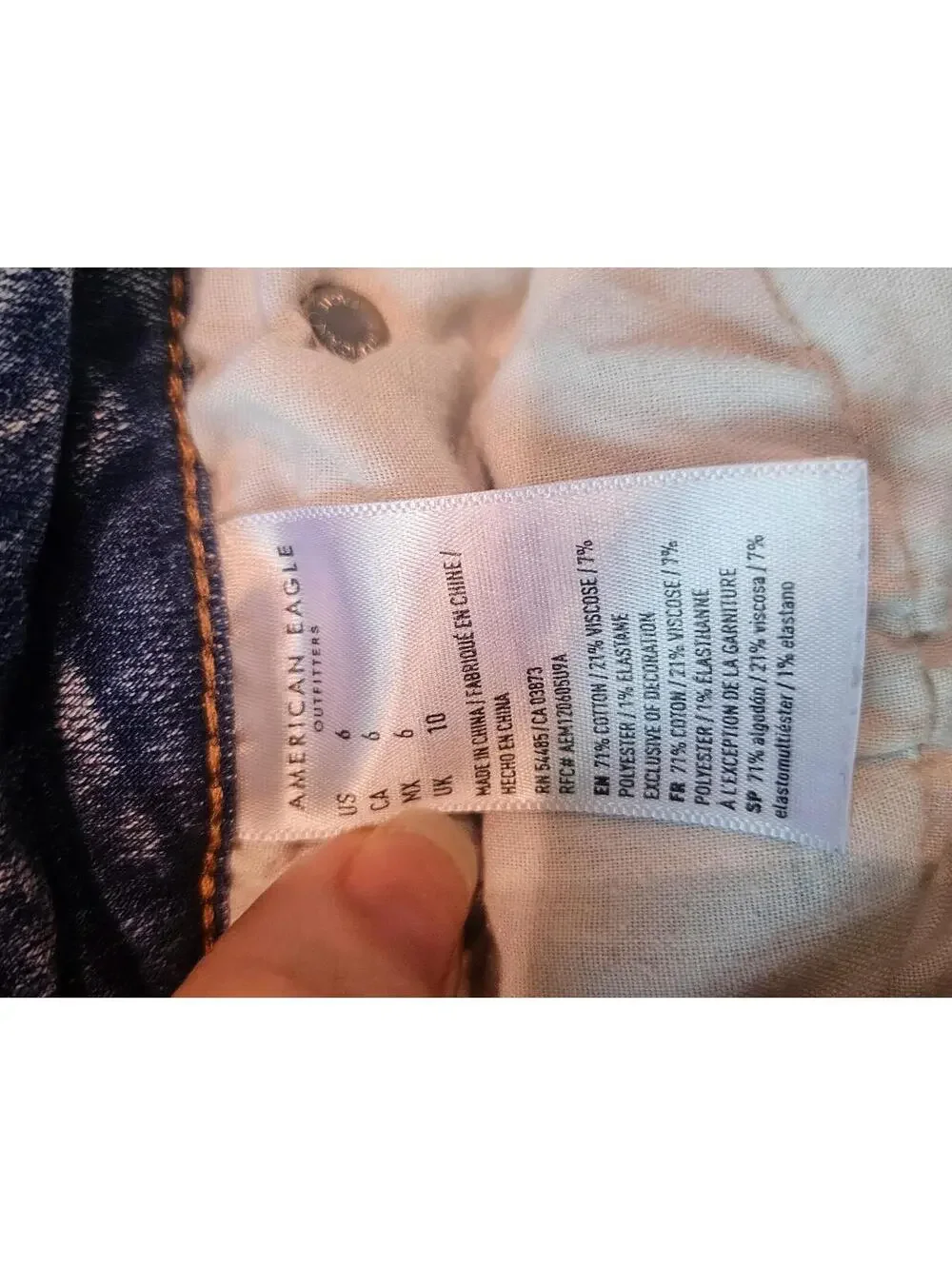 AMERICAN EAGLE MIDI DISTRESSED DENIM SHORTS SIZE 6